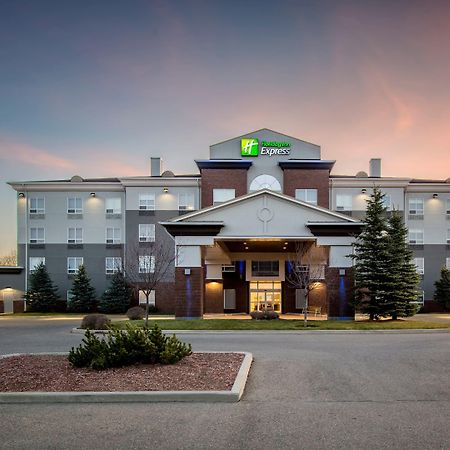 Holiday Inn Express Airdrie By Ihg Exterior foto