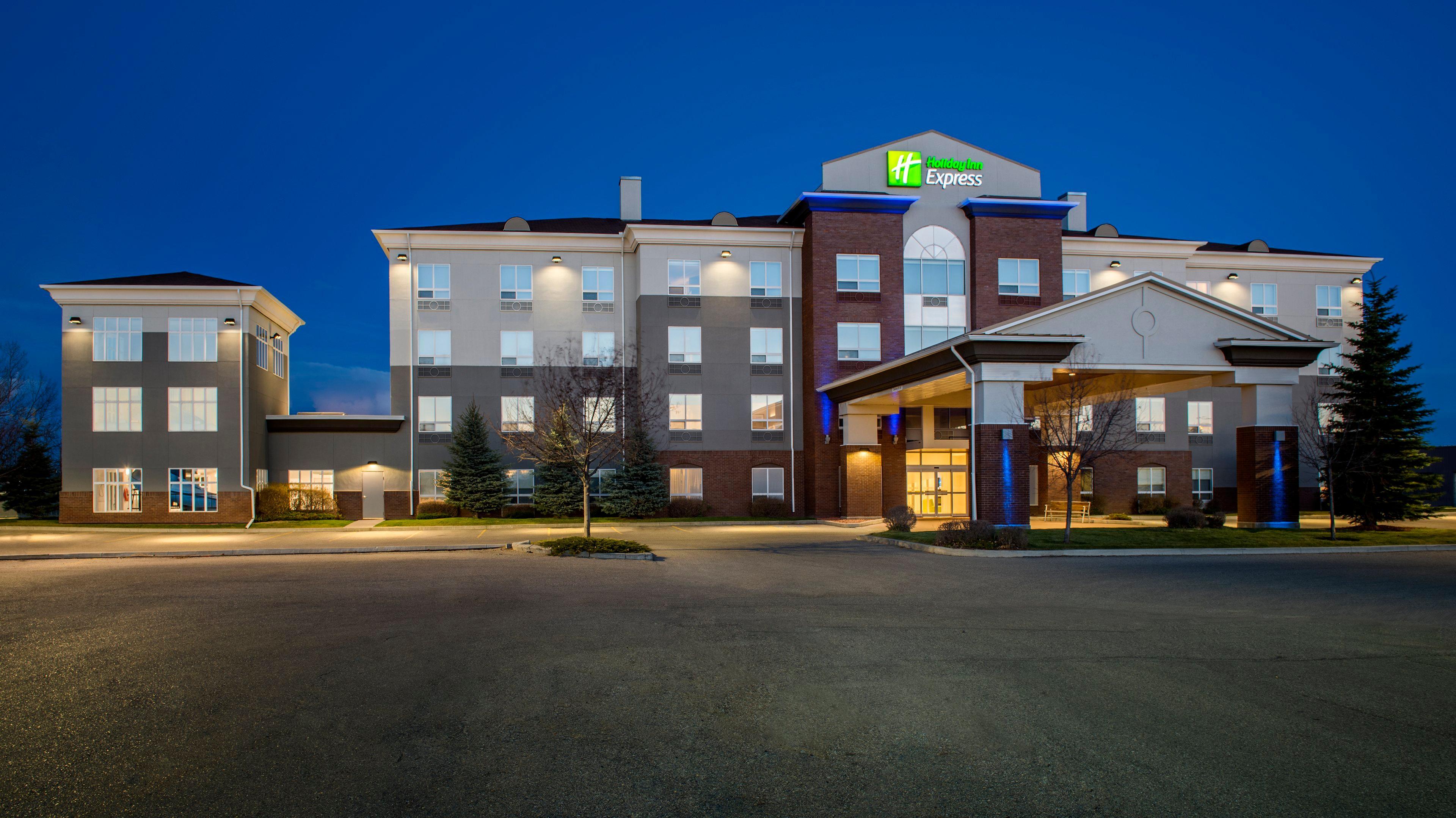 Holiday Inn Express Airdrie By Ihg Exterior foto