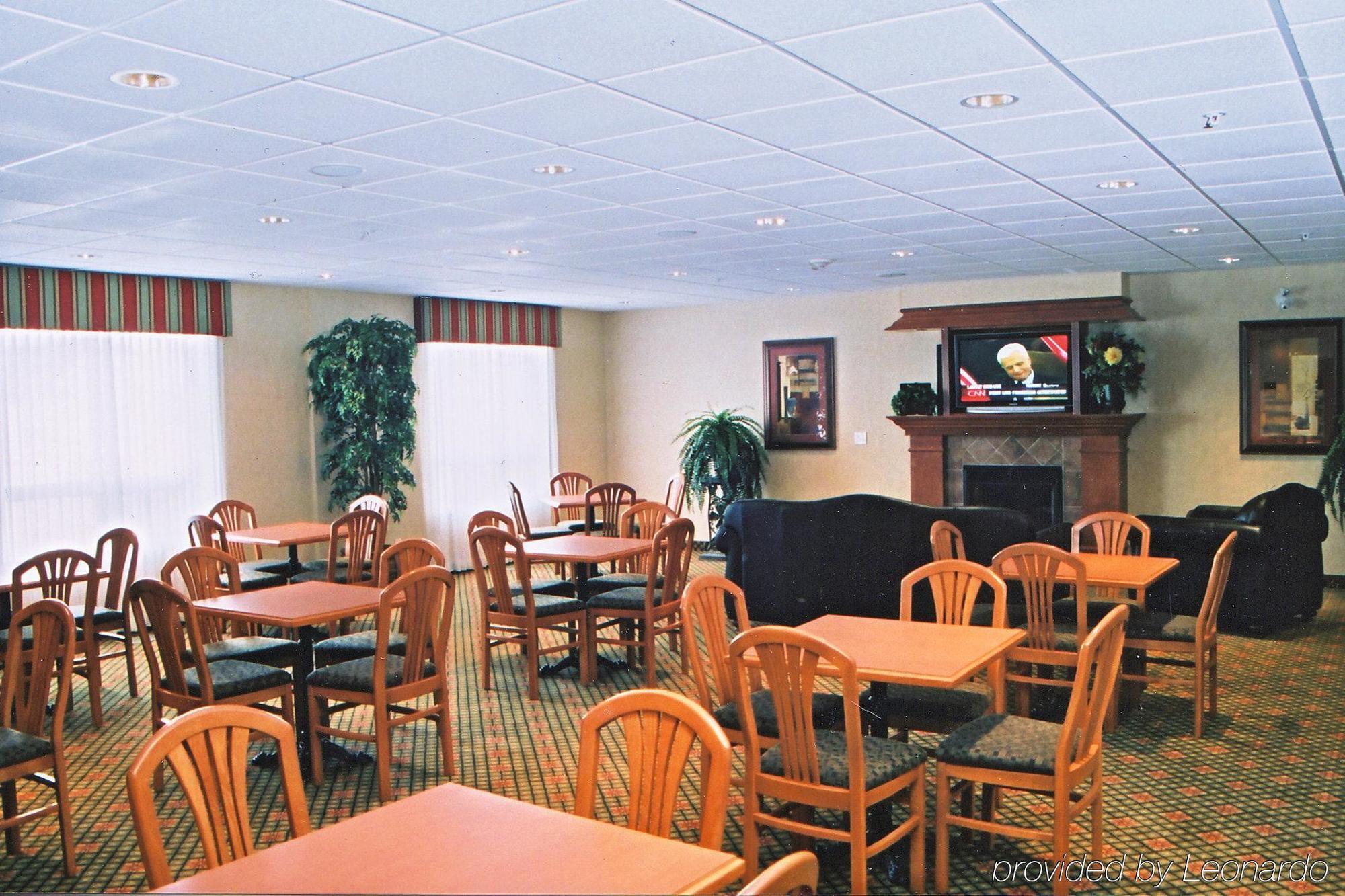 Holiday Inn Express Airdrie By Ihg Restaurant foto